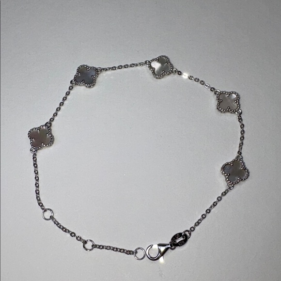 925 Sterling Silver Iridescent Clover Bracelet - Picture 3 of 7
